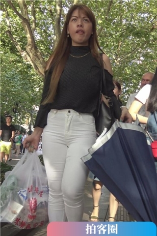 查看完整内容：4k-超级肥臀丰满之白色紧身裤美眉 [3.70 GB]（视频版） - 共10张图片