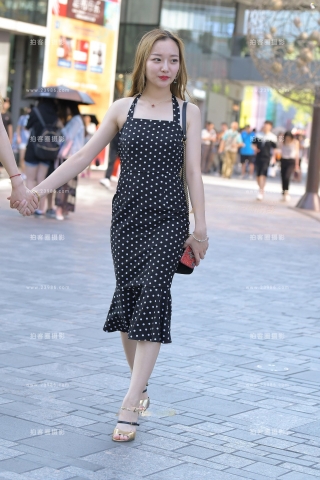 【红石赛帖】水蛇腰性感美女