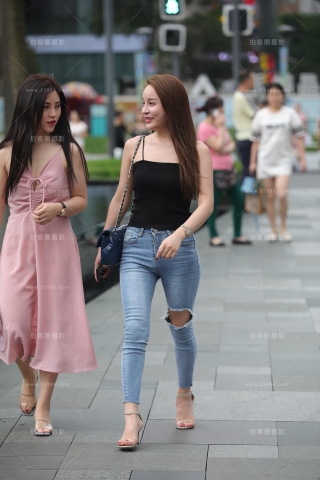 曼妙的紧牛身段