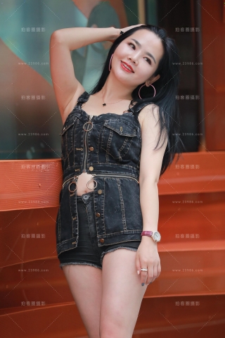 黑色热裤Y Y小姐姐