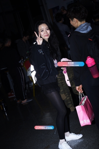 【咔喳赛贴】黑丝妹妹