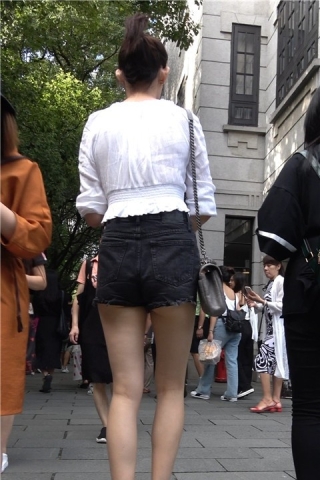 4K 街拍大长腿热裤美女姐姐（视频版）
