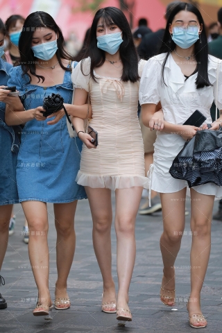 【玻璃街拍】包臀裙性感漂亮美女