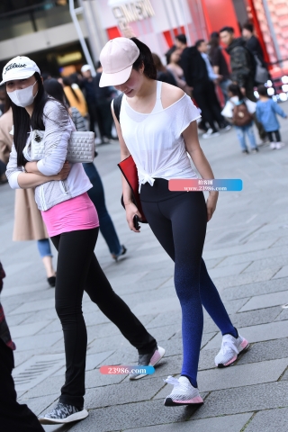 【咔喳赛贴】一直低着头