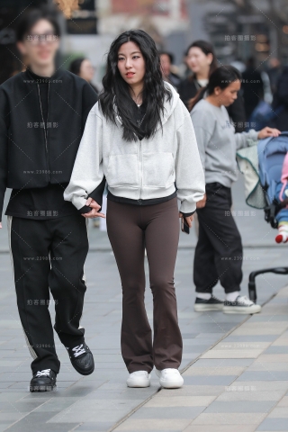 紧身瑜伽裤女友