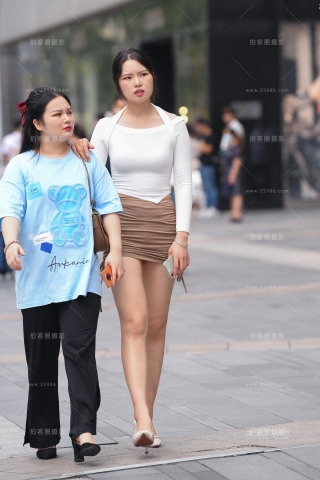 包臀裙， 长腿高跟美女