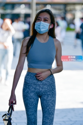 ★花色紧身裤美女