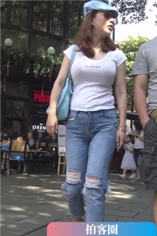 查看完整内容：4k-街拍超级丰满紧身破洞蓝牛女神姐姐 [2.14 GB]（视频版） - 共8张图片