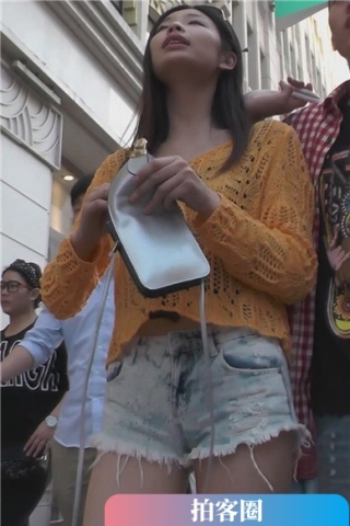 查看完整内容：小男友陪逛街的美臀牛仔热裤甜美女孩 [328 MB]（视频版） - 共8张图片