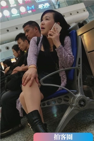 查看完整内容：4k-车站候车室偶遇美腿熟女，一把年纪了还风韵犹存。（视频版） - 共6张图片