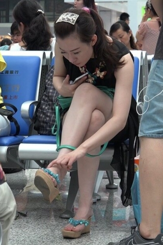 查看完整内容：4K - 少F精致的脚丫 [747 MB/MP4]（视频版） - 共7张图片