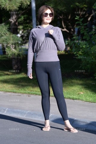 第1597篇★可爱紧身美女★