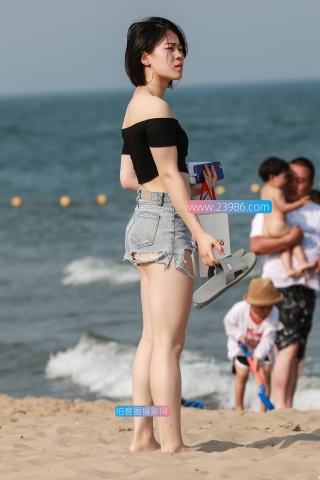 【小默赛帖】第1256篇★一字肩，洞洞热裤★