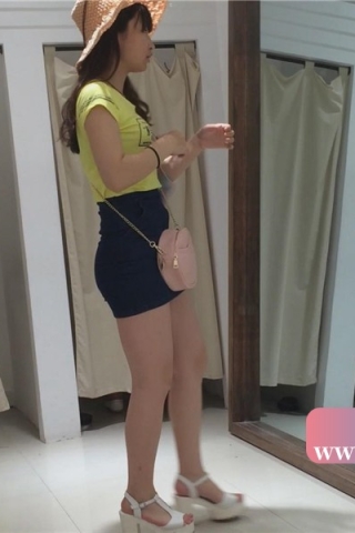查看完整内容：服装店试衣服的黄T恤美臀性感包臀裙美女 [1.28 GB]（视频版） - 共7张图片