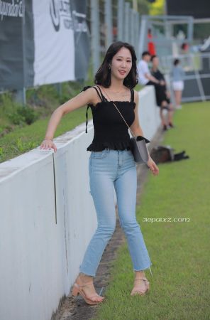 查看完整内容：可人的蓝牛美女 - 共19张图片