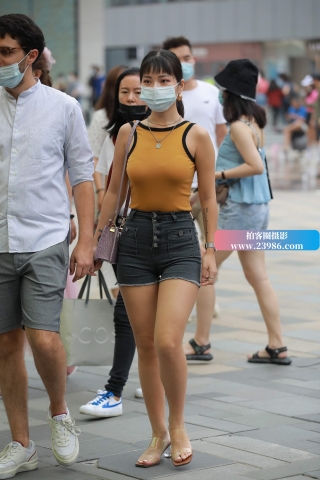 丰满的热牛姑娘