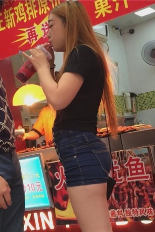 查看完整内容：高腰紧身热裤苹果臀美女边逛街边撸串 [1.10 GB]（视频版） - 共7张图片