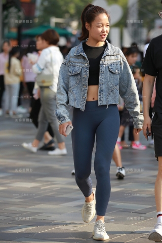 【玻璃赛帖】蓝色瑜伽裤美女