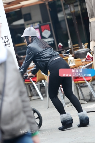 咔喳2016.12.04 街拍72 (16p)