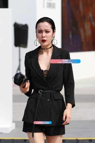 【视觉冲击赛帖】开胸 性感 高挑 女郎