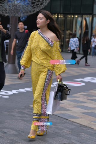 【红石赛帖】两个漂亮时尚少妇