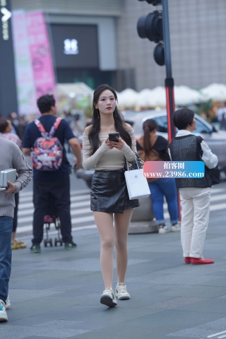 靓丽美女喜欢穿R丝