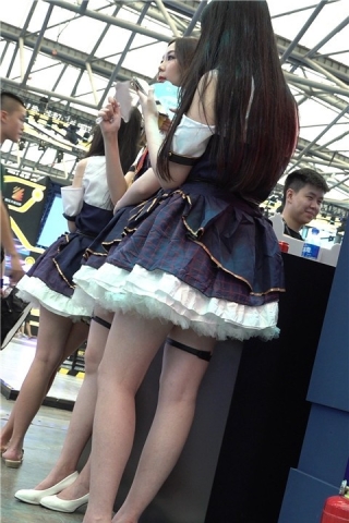 查看完整内容：4K 2018CJ展会舞台边的高跟美腿连衣裙美少女 [1.42 GB]（视频版） - 共8张图片