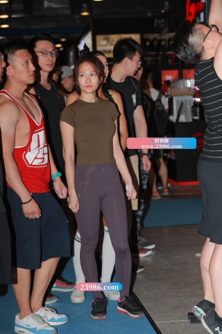 【街拍之魂赛帖】B70、运动中的美女别有风味