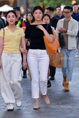 ★邻家白牛仔裤美女