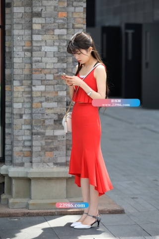 艳阳红清秀迷人