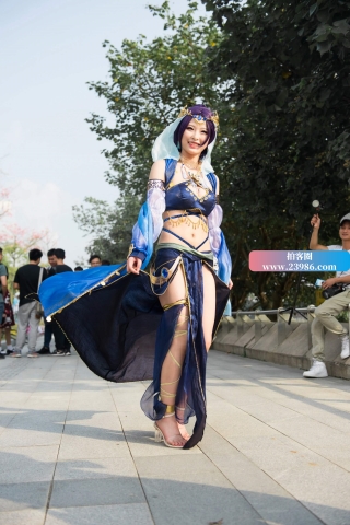 角色扮演的妹子