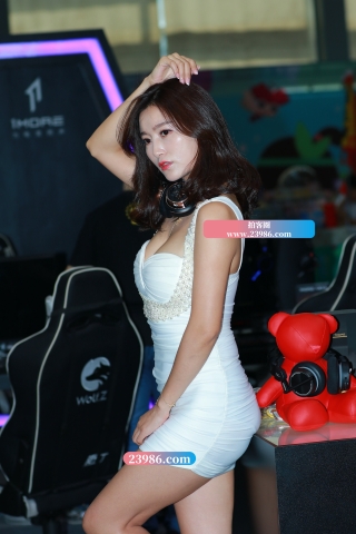 性感低胸爆乳 包臀裙 美女