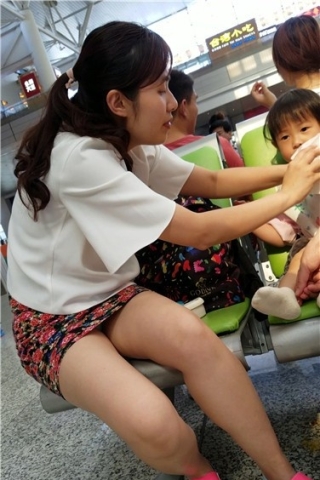 查看完整内容：4k超清，极品碎花包臀裙性感美少妇，玉腿诱惑死了（视频版） - 共10张图片