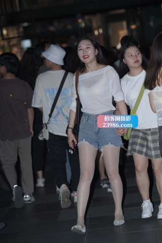 喜欢穿R丝的姐姐