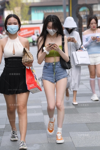 性感美腿热裤女孩