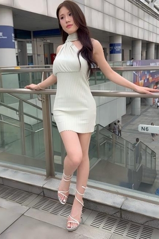 查看完整内容：温婉美女（视频版） - 共3张图片