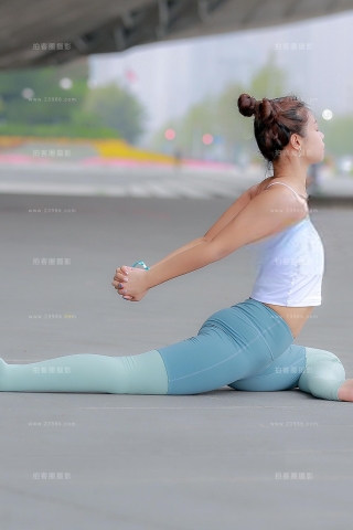 绿色紧身裤学员