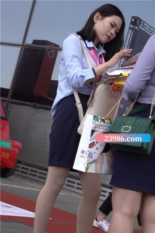 查看完整内容：丝袜OL工作装女神 [1.73 GB/MP4] - 共12张图片