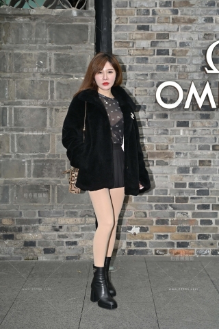 查看完整内容：秋冬装，光腿神器韵味美妇 - 共17张图片