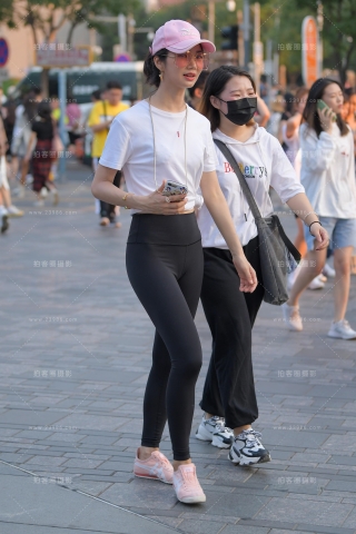 查看完整内容：【红石赛贴】性感瑜伽裤美女 - 共15张图片