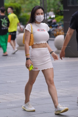 查看完整内容：【视觉冲击赛贴】丰满de白色包臀裙 - 共19张图片