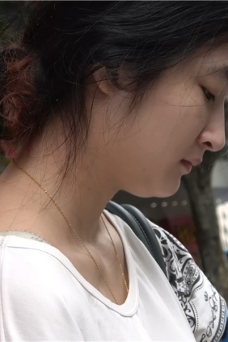 4K - 街拍美足人字拖漂亮小姐姐 [2.37 GB/MP4]（视频版）
