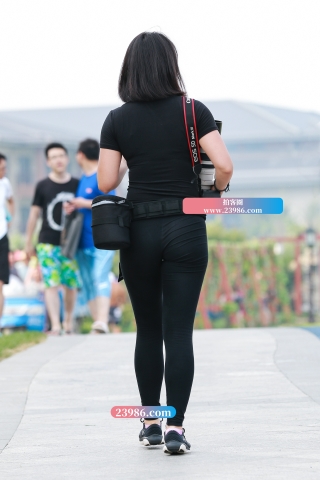 【小默赛帖】第1153篇★身材完美，摄影者★