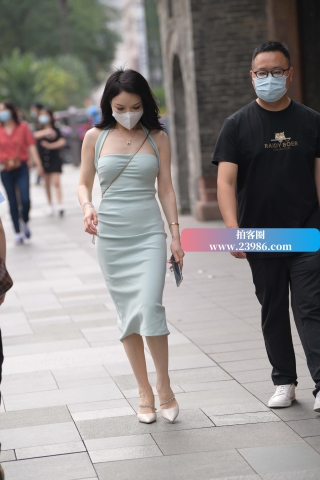 一双性感的高跟鞋