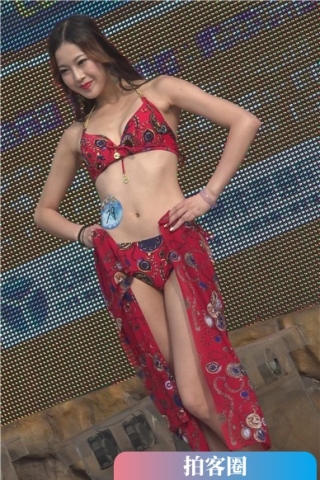 查看完整内容：碎花长腿苗条身材MM，婀娜多姿。（视频版） - 共8张图片