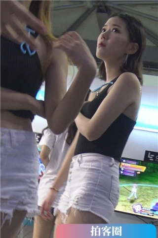 查看完整内容：4k-展会后台性感长腿白热裤美眉60060（视频版） - 共12张图片