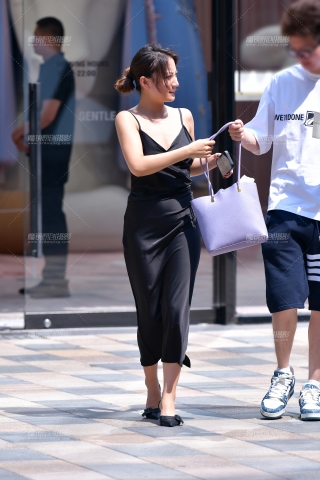 ★吊带长裙美女