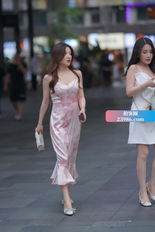 街拍长裙性感美女