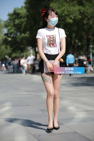 搭讪精致的R丝小姐姐