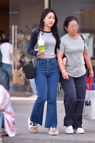★美甲清纯牛仔裤美女（城市版）（完整版）